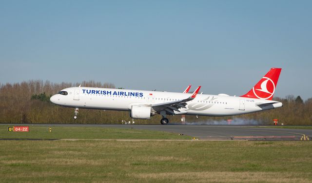 THY, Londra Stansted uçuslarına başladı