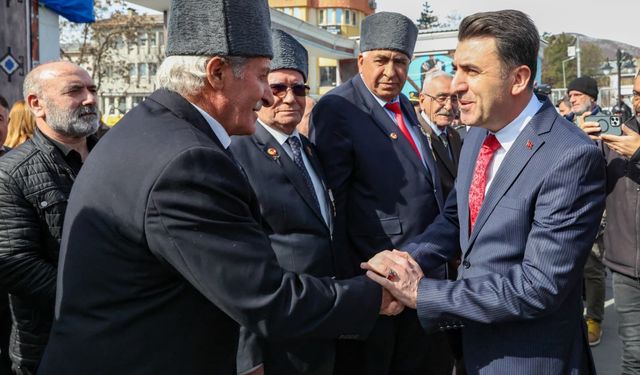 Tunceli'de 30 yıl sonra canlı bomba eyleminin yapıldığı meydanda tören