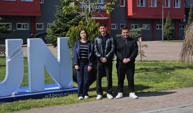 Zonguldak'taki yabancı öğrenciler, bayramı, savaş bölgesindeki ailelerinden uzakta karşılıyor