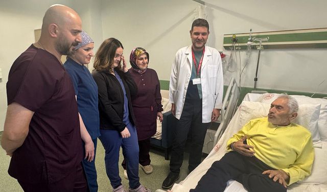 Göğüs Deformitesi ve Skolyozlu Hastaya Özel Ameliyat