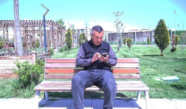 1,5 milyon liralık altınlarını 'polis' olarak tanıtan dolandırıcılara kaptırmıştı; uyarıda bulundu