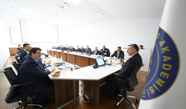 Bakan Çiftçi, Polis Akademisi Başkalığı'nı ziyaret etti