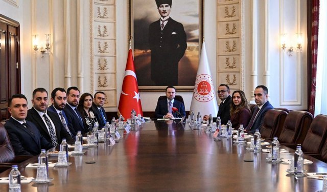 Bakan Gürlek: Avukatlarımızın son zamanlarda yaşadığı sorunları çok iyi biliyoruz