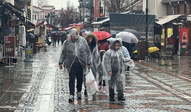 Edirne'de debisi artan Meriç ve Tunca nehirler için 'sarı alarm' verildi