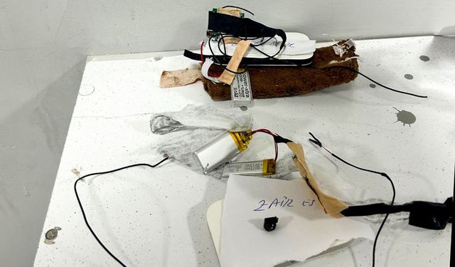 Ehliyet sınavına kopya düzeneğiyle giren şüphelilere suçüstü
