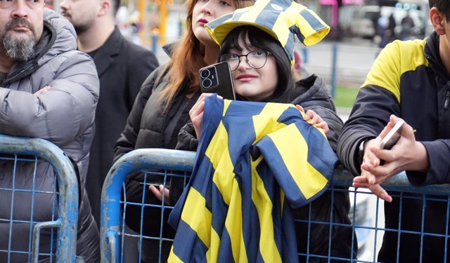 Fenerbahçe kafilesi, Kayseri'de coşkuyla karşılandı