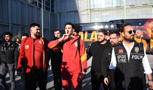Galatasaray'a İzmir'de coşkulu karşılama