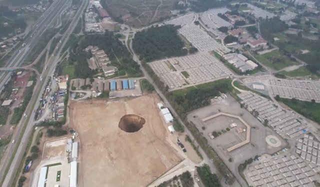 Hatay'da oluşan obruğun çapı büyüdü