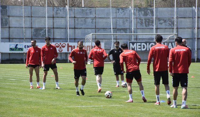 İsmet Taşdemir: Belirsizlik uzun sürerse, bizim durmamızın anlamı kalmıyor