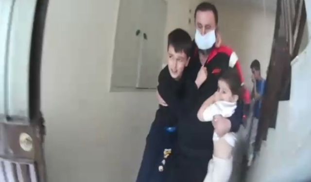 Mersin'de apartman yangınında mahsur kalan 9 kişi tahliye edildi