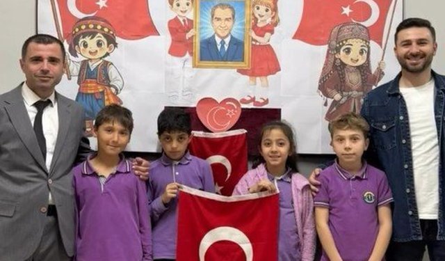 Öğrencilerin bayrak hassasiyetini sosyal deneyle test ettiler
