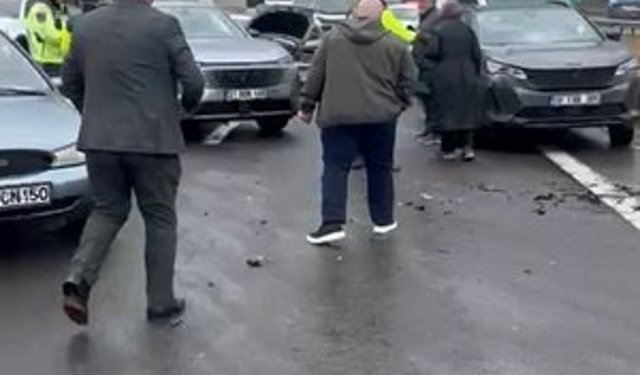 Otoyolda 10 araç zincirleme kazaya karıştı; 6 yaralı