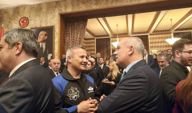 TBMM'de '23 Nisan' resepsiyonu