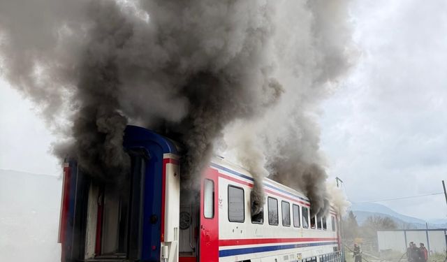 Tesiste üretilen vagon yandı