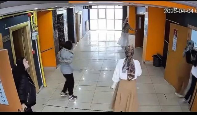 Van'daki depremde, dershanede öğrencilerin yaşadığı panik kamerada