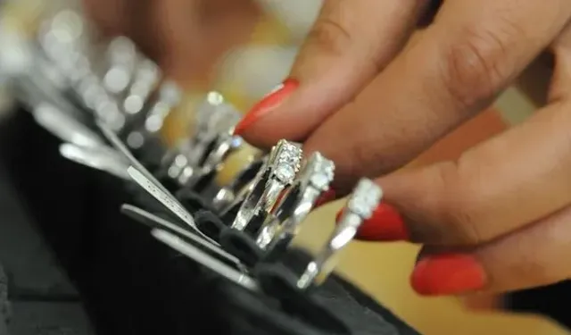 Kıymetli Taşlara Yüzde 20 ÖTV Meclis’ten Geçti