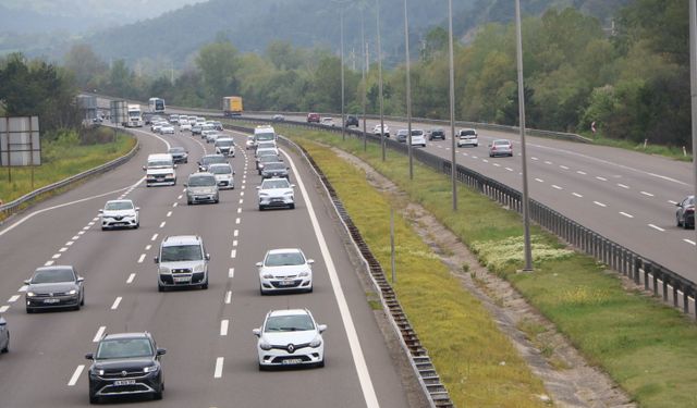 Anadolu Otoyolu'nun Bolu geçişinde yoğunluk