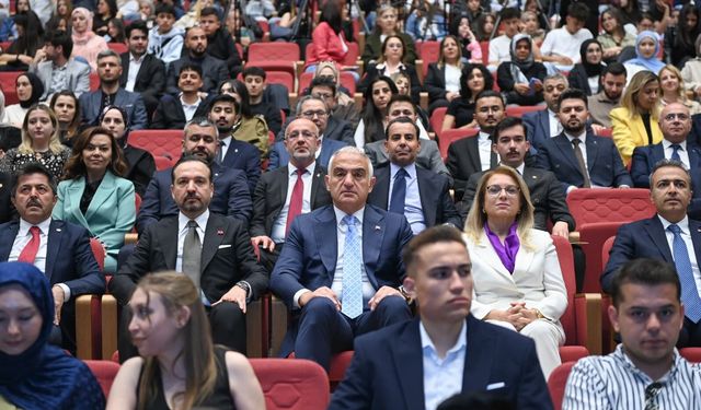 Bakan Ersoy: Türkçe, tarihle yaşıt medeniyet yürüyüşünün sesidir