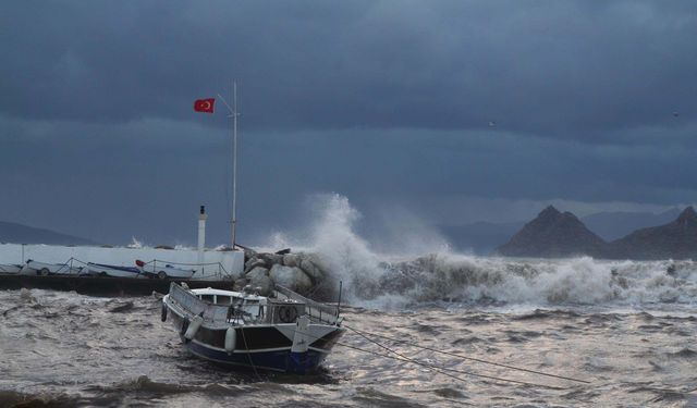 Bodrum'da feribota kuvvetli rüzgar engeli