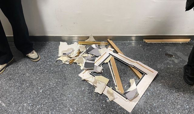 CHP'liler 'mutlak butlan' kararı sonrası genel merkezde toplandı