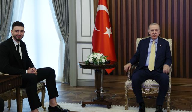 Cumhurbaşkanı Erdoğan, milli basketbolcu Şengün'ü kabul etti