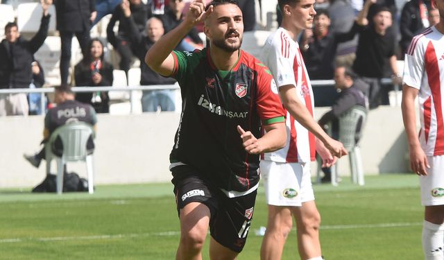 Karşıyaka'da Ömer Faruk beklemede