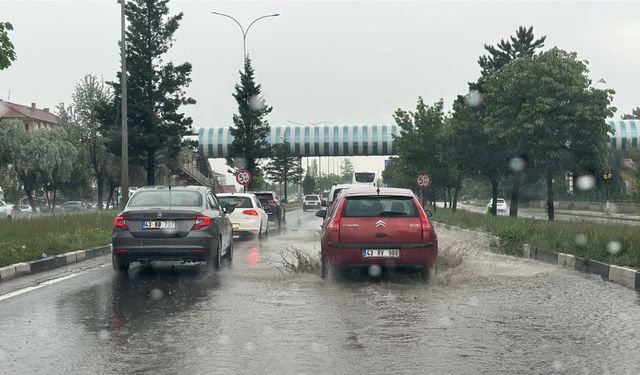 Kütahya'da sağanak yağış