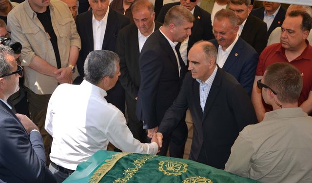 Özgür Özel, amcasının cenazesine katıldı