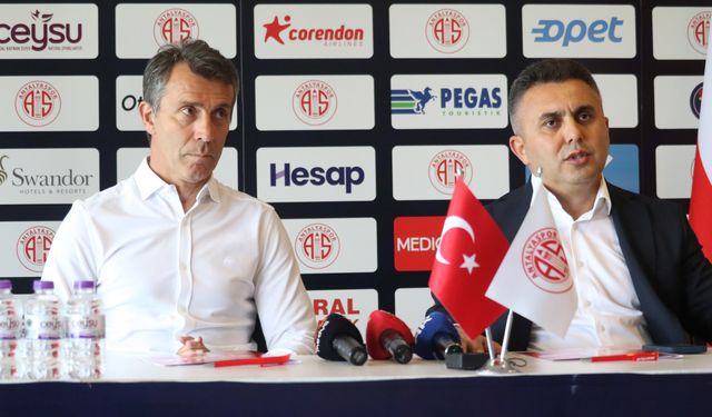 Antalyaspor'un yeni teknik direktörü Bülent Korkmaz oldu