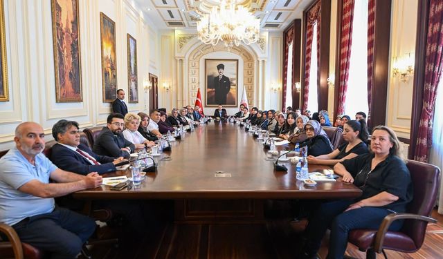 Bakan Gürlek, HAKMED temsilcileriyle bir araya geldi
