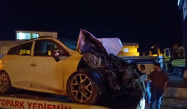 Bursa'da servis midibüsü ile otomobil çarpıştı: 6 yaralı