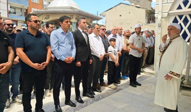 Denizli'deki kazada ölen yolcu otobüsünün şoförü, Manisa'da toprağa verildi