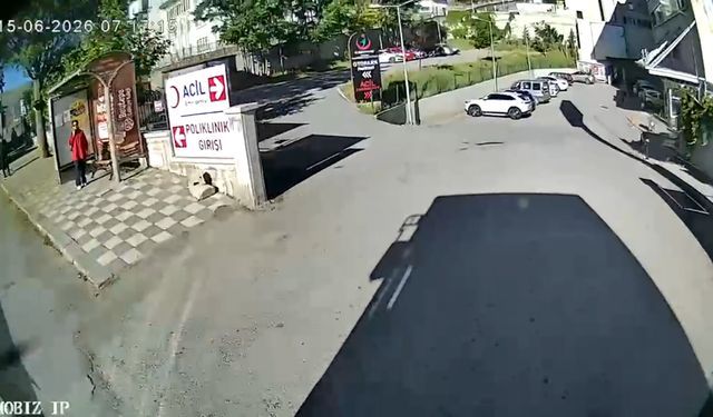 Otobüs şoförü, rahatsızlanan yolcusunu hastaneye yetiştirdi; o anlar kamerada