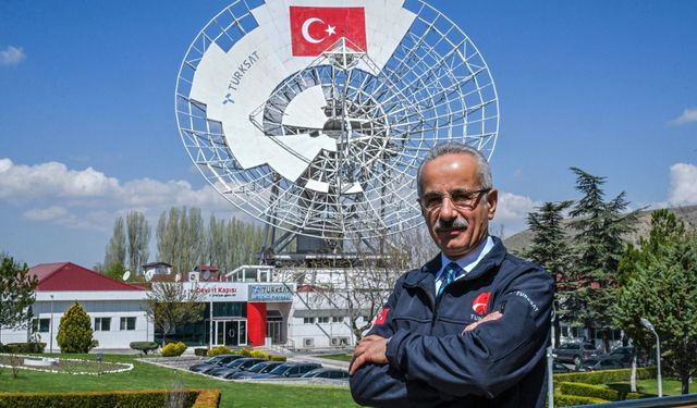 Türksat ve Katarlı Es'hailSat'tan stratejik ortaklık anlaşması