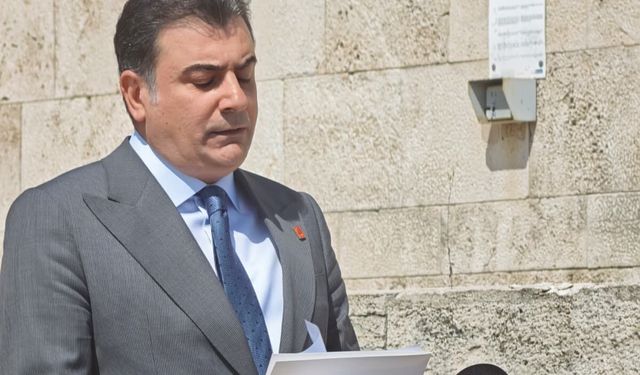 Zeynel Emre: CHP'nin 25 Temmuz 2026'ya kadar kurultay yapması varlık yokluk meselesidir