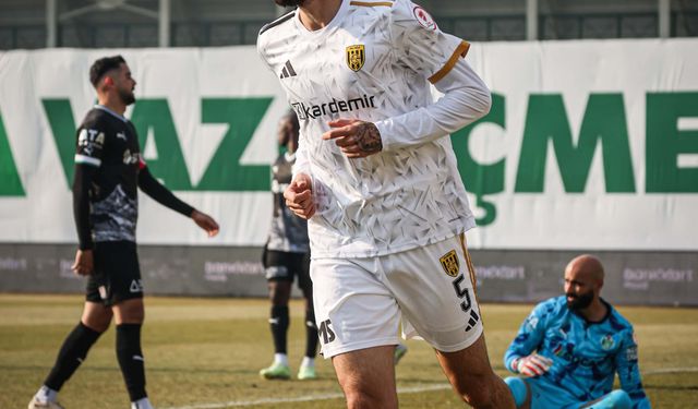 Aliağa FK'da Veli ve Mert yeni takımlarıyla imzaladı