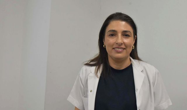 Bacaklardaki simetrik ağrı ve morarma, lipodemin işareti olabilir