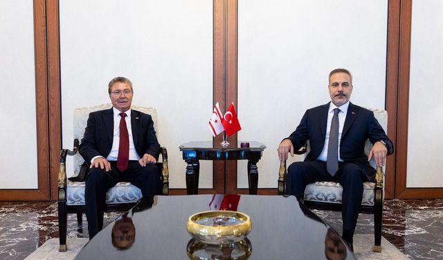 Bakan Fidan, KKTC Başbakanı Üstel ile görüştü