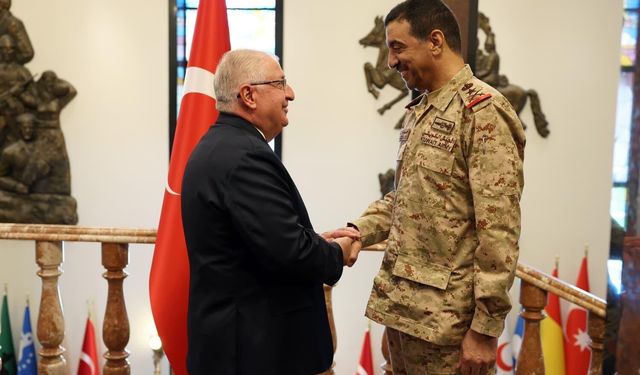 Bakan Güler, Kuveyt Genelkurmay Başkanı Al-Shuraian'ı kabul etti