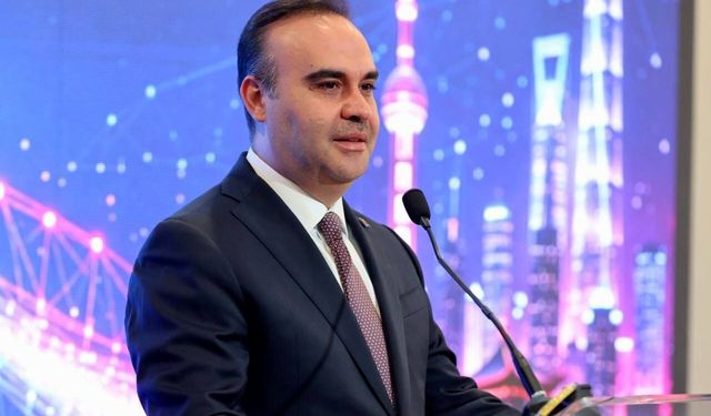 Bakan Kacır'dan uluslararası bilim olimpiyatlarında madalya kazanan öğrencilere tebrik (2)
