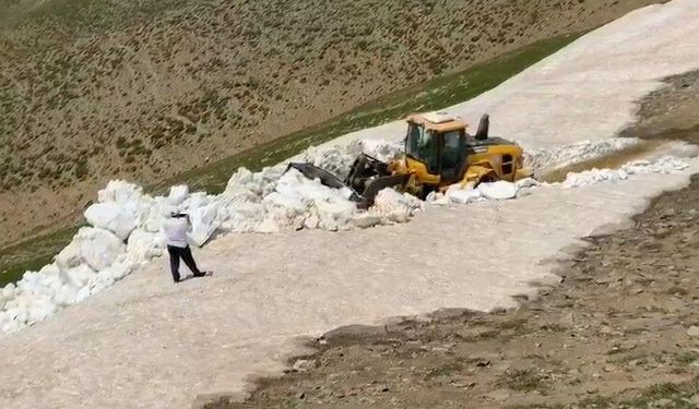Bitlis'te temmuz ayında karla mücadele