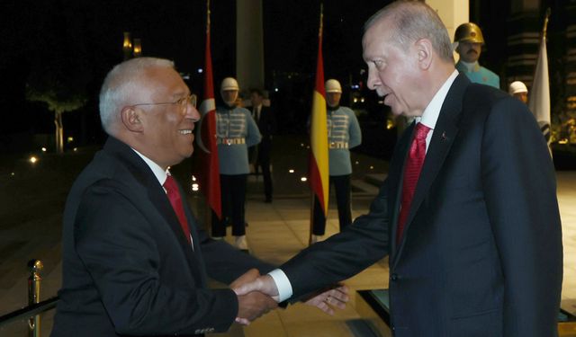 Cumhurbaşkanı Erdoğan, AB Konseyi Başkanı Costa ve AB Komisyonu Başkanı von der Leyen'i kabul etti (2)