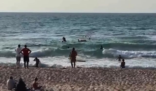 Denizde boğulma tehlikesi geçiren çocuk kurtarıldı