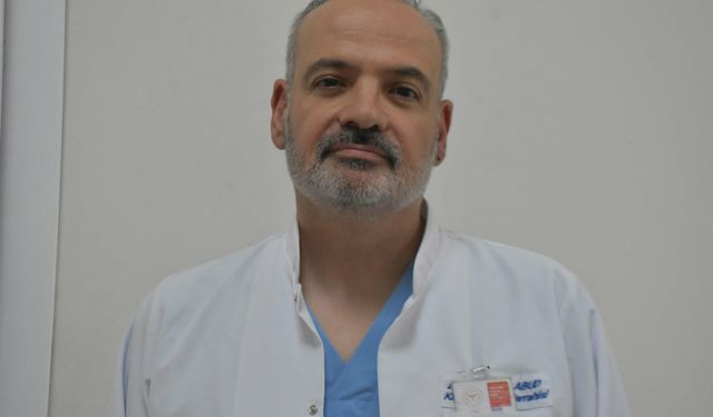 Kanser öyküsü olan hastanın kalbindeki kitle, göğüs kemiği kesilmeden kaburgadan çıkarıldı