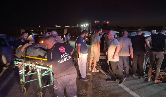 Malatya'da hafif ticari araç ile otomobil çarpıştı; 6 yaralı