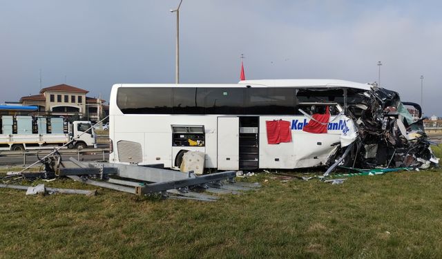 Otoyoldaki otobüs kazasında yaralananlardan 1'i öldü, 11'i taburcu oldu