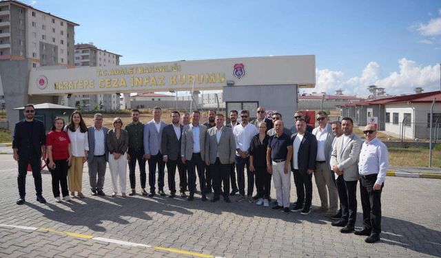 Özgür Özel, Deniz Göktaş'ı cezaevinde ziyaret etti