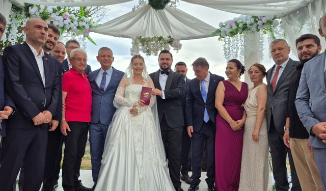 Özgür Özel: Sokakta milletle yürümek iktidara işaret eder
