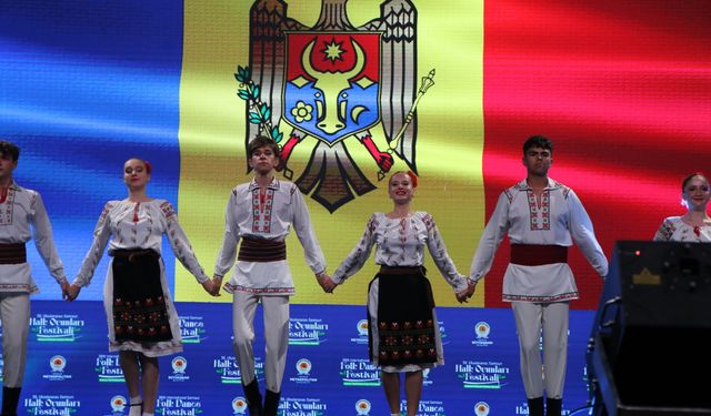 Samsun'da 36'ncı Uluslararası Halk Oyunları Festivali başladı