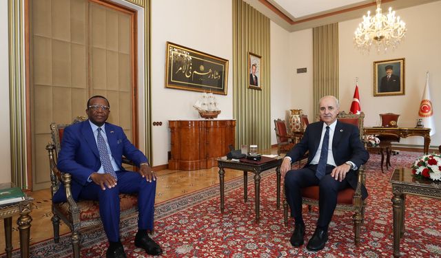 TBMM Başkanı Kurtulmuş, Kamerun Ankara Büyükelçisi Tchatchouwo'yu kabul etti